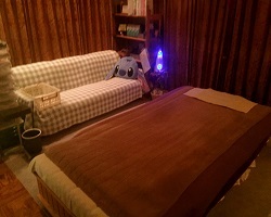夜間の施術室